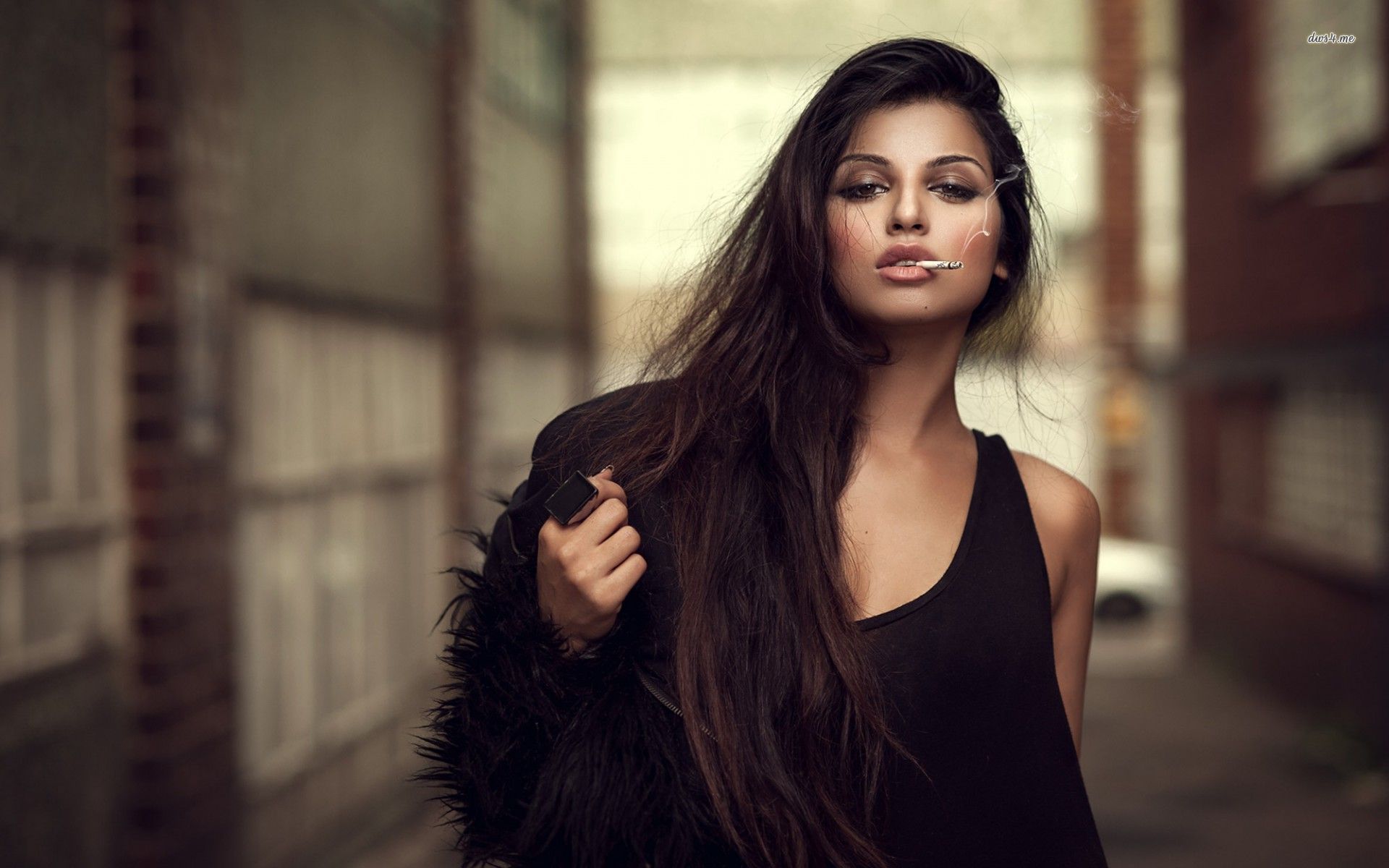 Sassy girls in Aomyn