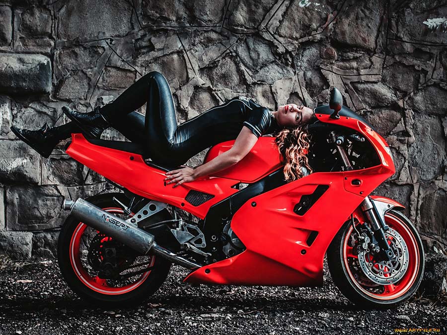 Beautiful girl Beautiful girls and motorcycles in Aomyn