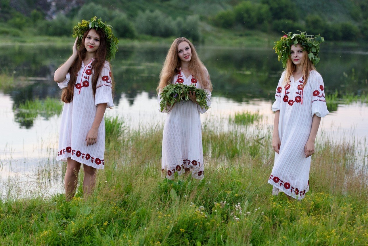 Slavic women in Aomyn