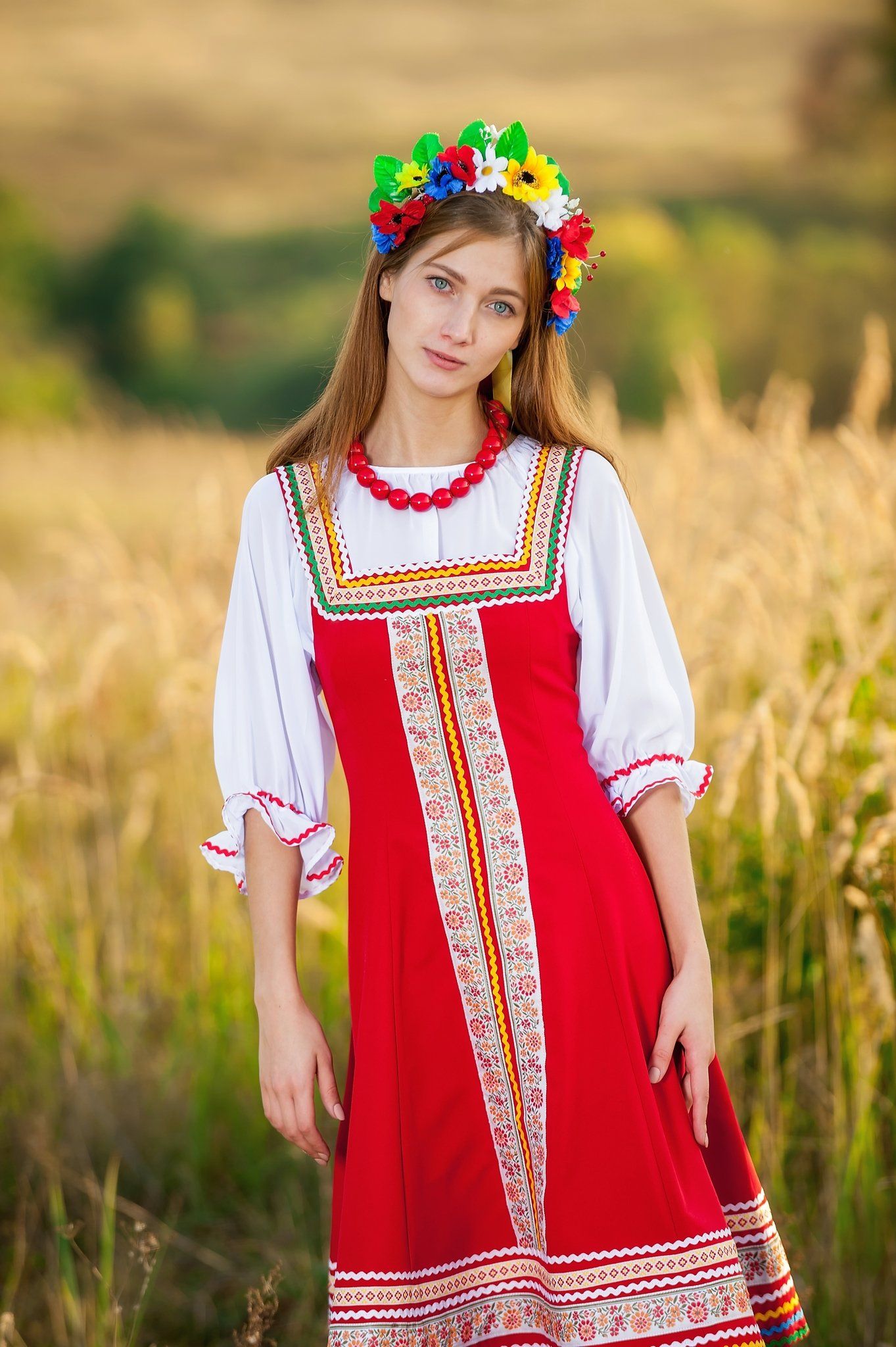 Women in Slavic costumes in Aomyn