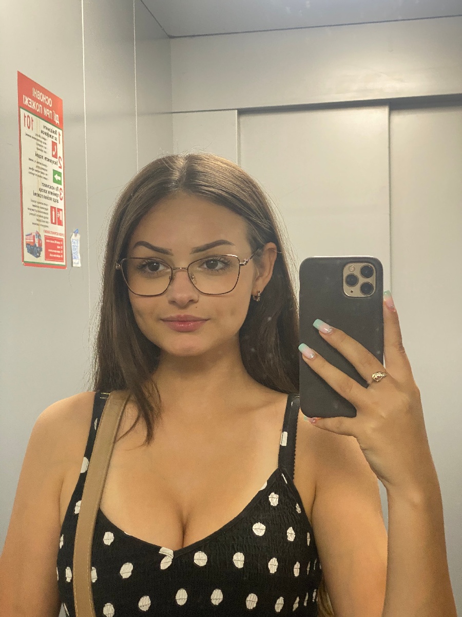 Sexy model Stacy in Aomyn